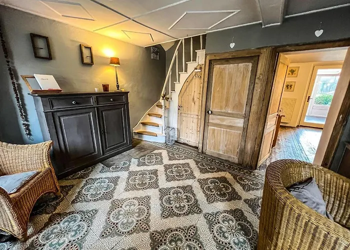La Maison Hote, Gite De Charme En Bord De Semois